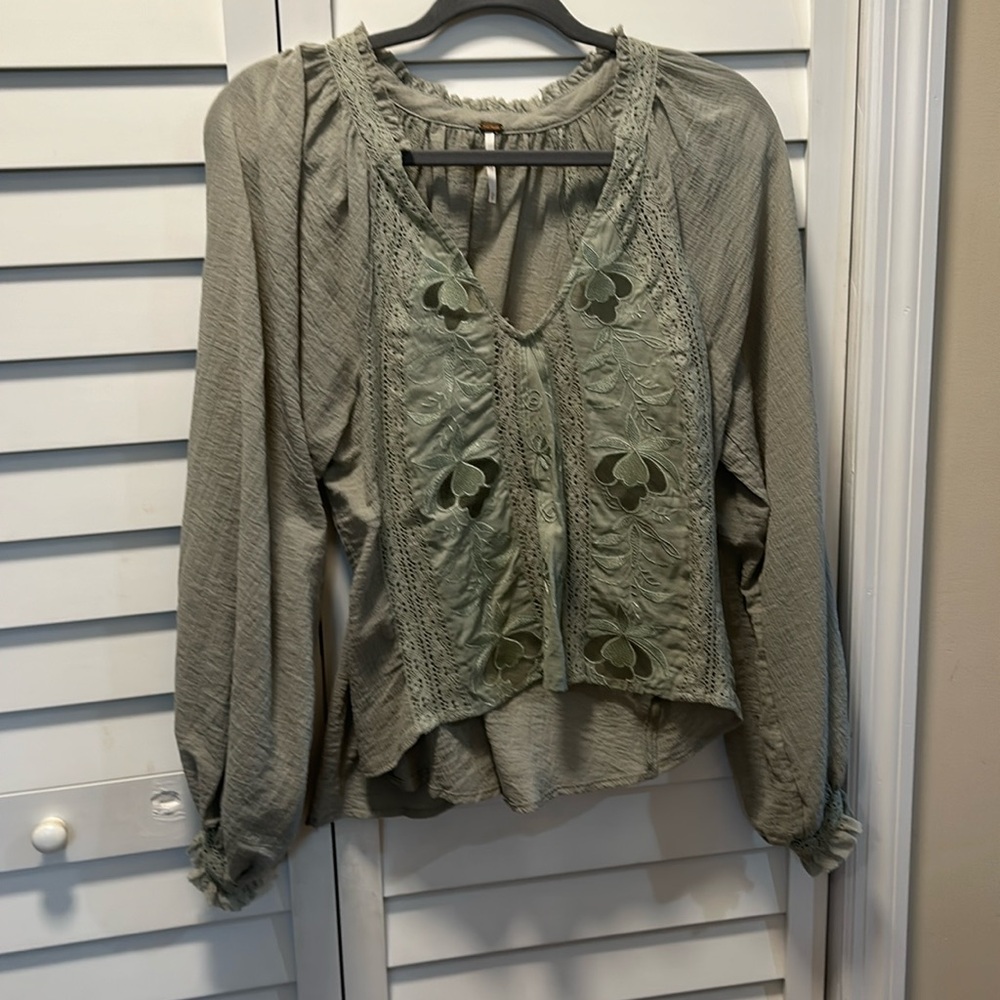 Free people Sivan embroidered blouse featuring beautiful crocheted panels